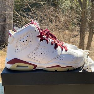 Jordan Retro 6 “Maroon” Size 7y